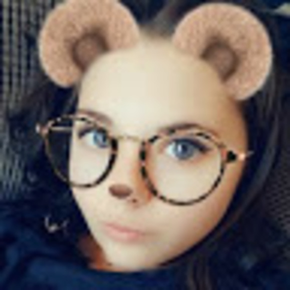 Meet your Posher, Cierra - Picture 1 of 1